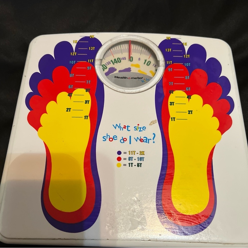 Vintage Childfrens Health O Meter feet Scale, measure up to 149lbs
